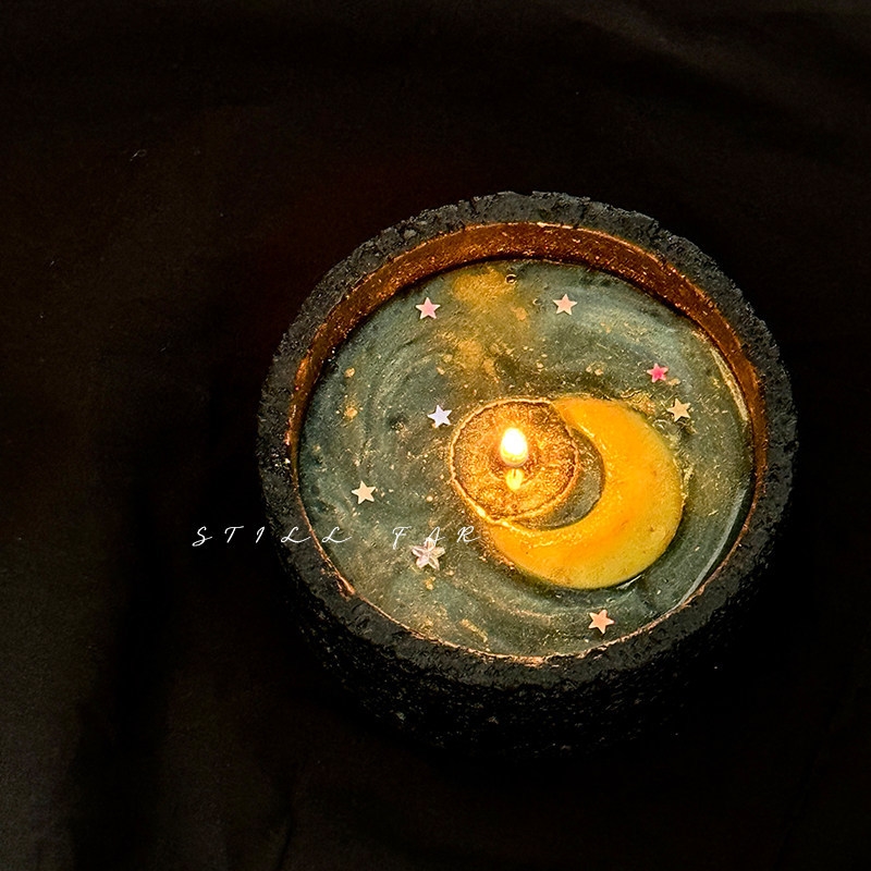 شمعة ميلتينج مون المعطرة المصن - مراجعة Holiday Candle Set وسعره